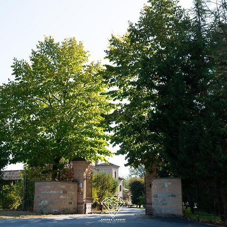 Вилла La Rondanina Castelnuovo Fogliani Экстерьер фото