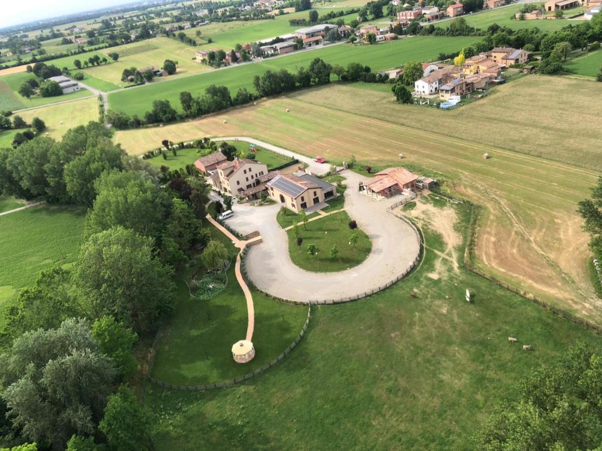 Вилла La Rondanina Castelnuovo Fogliani Экстерьер фото