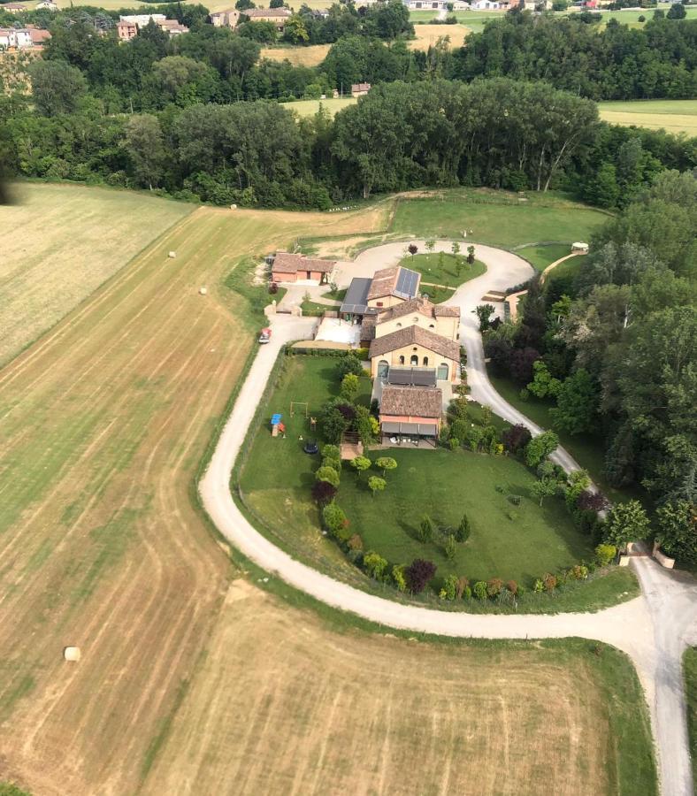 Вилла La Rondanina Castelnuovo Fogliani Экстерьер фото