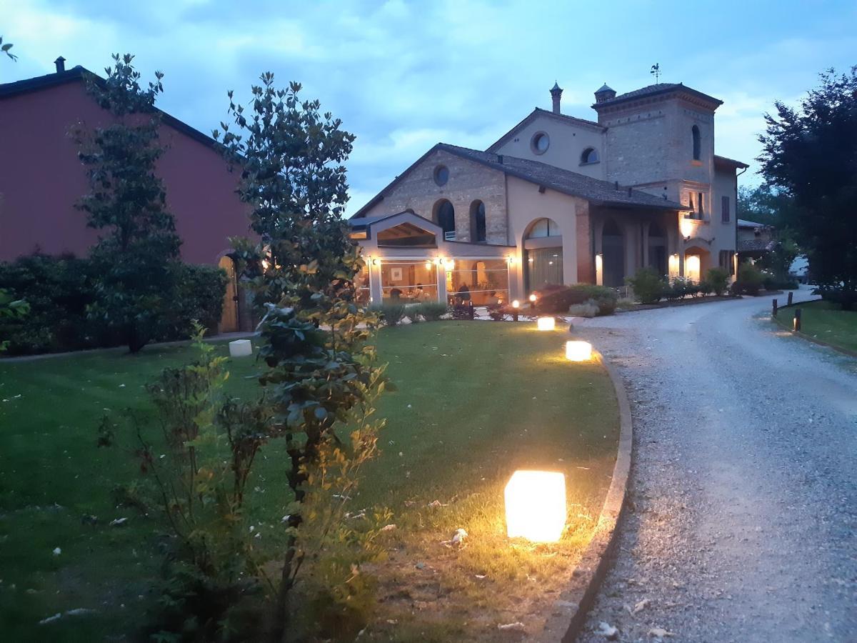 Вилла La Rondanina Castelnuovo Fogliani Экстерьер фото