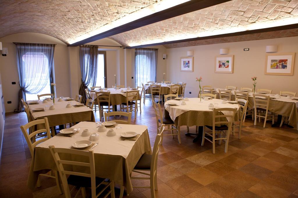 Вилла La Rondanina Castelnuovo Fogliani Экстерьер фото