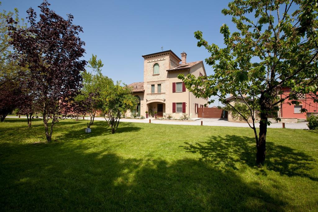 Вилла La Rondanina Castelnuovo Fogliani Экстерьер фото